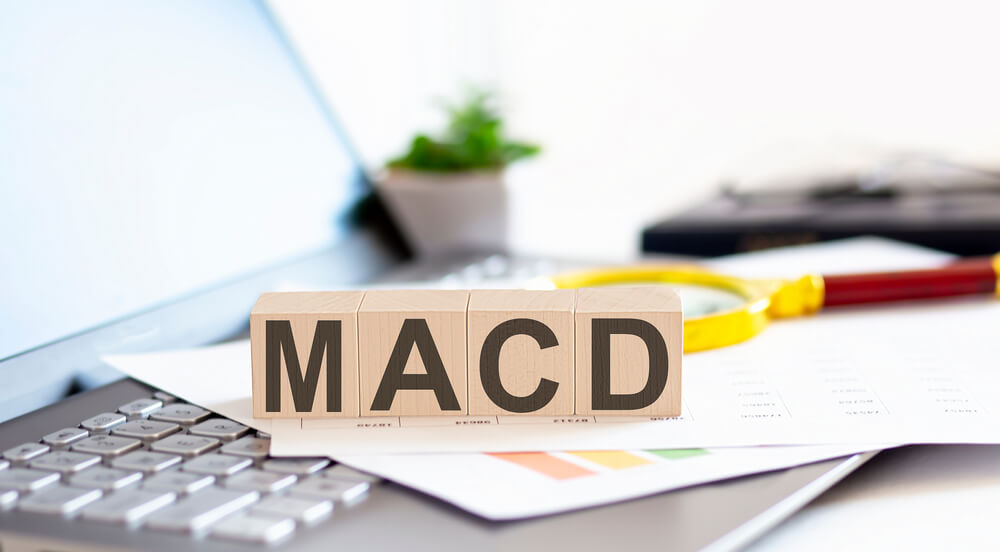 Как эффективно работать с индикатором MACD и зарабатывать